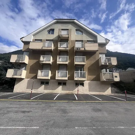 Montagnard Avec Balcon Et Parking A - Fr-1-812-12 Apartment *